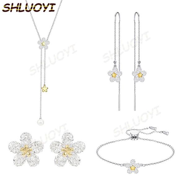 stud 2021 fashion jewelry swa1: 1 exquisite and charming perforated flower lady charm earrings, Golden;silver
stud 2021 fashion jewelry swa1: 1 exquisite and charming perforated flower lady charm earrings, Golden;silver