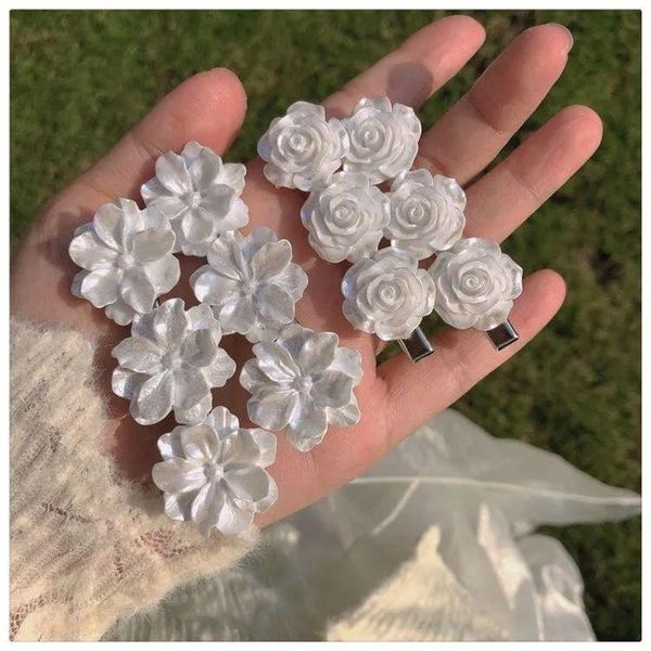 hair clips & barrettes simple and gentle retro french rose cip with camellia, Golden;silver
hair clips & barrettes simple and gentle retro french rose cip with camellia, Golden;silver