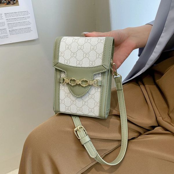 design s summer new letter mobile phone bag fashion shoulder printed messenger women's bag
design s summer new letter mobile phone bag fashion shoulder printed messenger women's bag