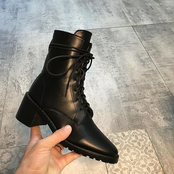 boots black women cross-tied thick heels motorcycle short botas round toe brief leather riding bottes femme winter ankle botines
boots black women cross-tied thick heels motorcycle short botas round toe brief leather riding bottes femme winter ankle botines
