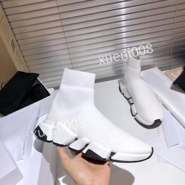 2021 designers camouflage sneakers men women 35-45 rivet shoes studded flats casual shoe mesh camo suede leather trainers rockrunner chauss, Red;white
2021 designers camouflage sneakers men women 35-45 rivet shoes studded flats casual shoe mesh camo suede leather trainers rockrunner chauss, Red;white
