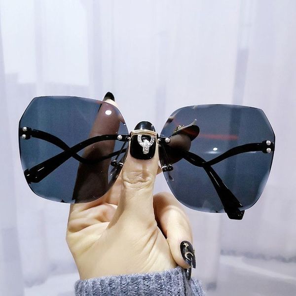 outdoor eyewear oloey rimless sunglasses women elegant trimming metal female ocean water lens fashion trendy camping glasses uv400 gafas
outdoor eyewear oloey rimless sunglasses women elegant trimming metal female ocean water lens fashion trendy camping glasses uv400 gafas