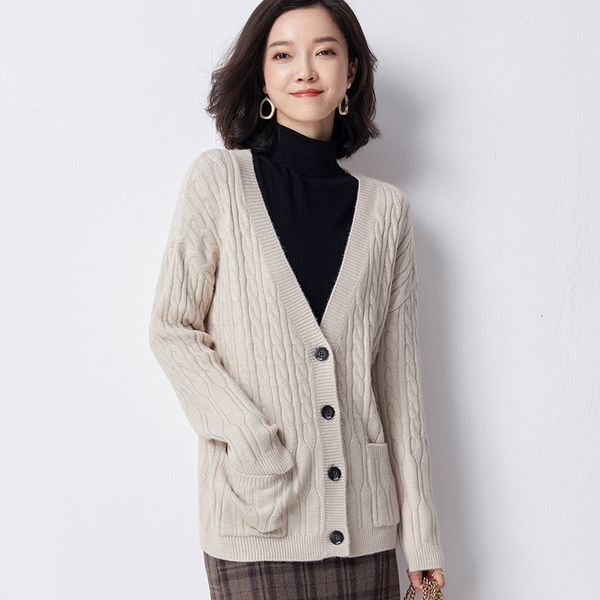 luxury women's short coatautumn winter knitted coat women's middle long autumn cloth 2021 with foreign style lazy sweater cardigan, Black;brown 
luxury women's short coatautumn winter knitted coat women's middle long autumn cloth 2021 with foreign style lazy sweater cardigan, Black;brown
