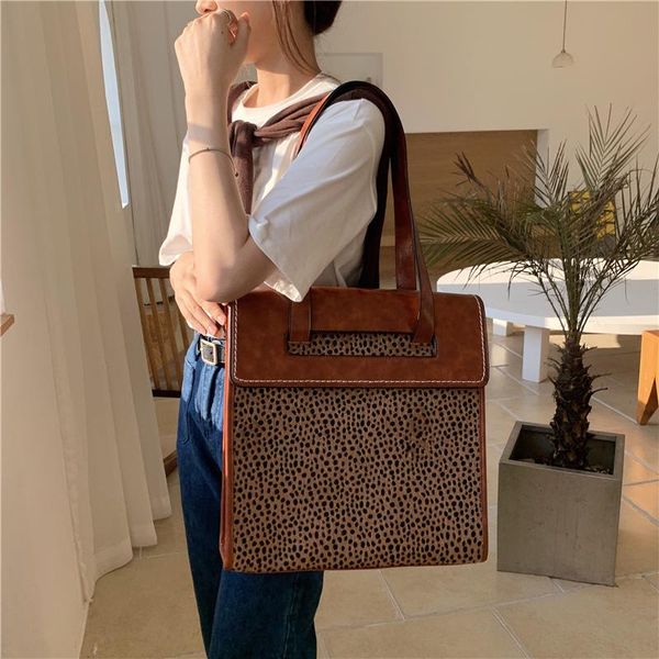 evening bags leopard stitched leather shoulder for women 2021 luxury tote designer big shopper shopping fashion retro handbags
evening bags leopard stitched leather shoulder for women 2021 luxury tote designer big shopper shopping fashion retro handbags