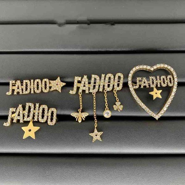 2022 latest factory wholesale brooch new letter diamond inlaid star heart-shaped pin fashion trend net red same bra, Gray
2022 latest factory wholesale brooch new letter diamond inlaid star heart-shaped pin fashion trend net red same bra, Gray