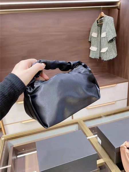 drawstring underarm bags designers womens handbags purses2021 classic handbag premium cowhide use durable crossbody bag all-match all-season
drawstring underarm bags designers womens handbags purses2021 classic handbag premium cowhide use durable crossbody bag all-match all-season