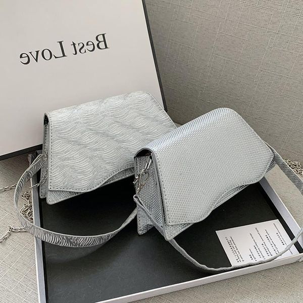 popular bag women's square new sense korean fashion version of the shiny shoulder portable diagonal small design summer flibn
popular bag women's square new sense korean fashion version of the shiny shoulder portable diagonal small design summer flibn