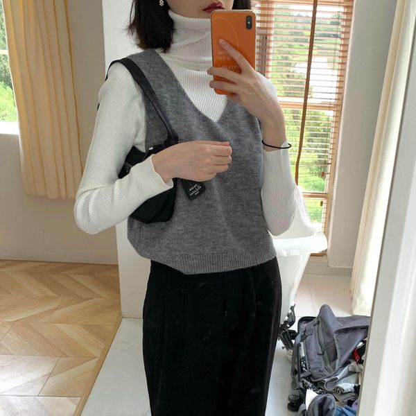 3 colors 2021 autumn korean style knitted v neck soild color vest sweaters womens sweaters and pullovers womens (C3013), White;black 
3 colors 2021 autumn korean style knitted v neck soild color vest sweaters womens sweaters and pullovers womens (C3013), White;black