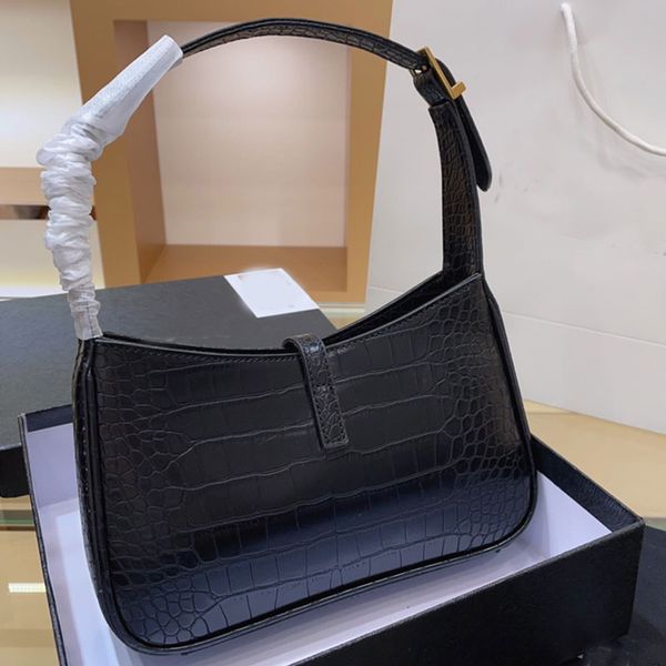 underarm bag women stripes handbag ladies square buckle wallet large capacity interior zipper pocket
underarm bag women stripes handbag ladies square buckle wallet large capacity interior zipper pocket