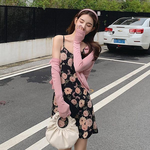 casual dresses spring women 2021 summer french style floral print v neck spaghetti strap ladies short dreess fashion female clothes, Black;gray
casual dresses spring women 2021 summer french style floral print v neck spaghetti strap ladies short dreess fashion female clothes, Black;gray
