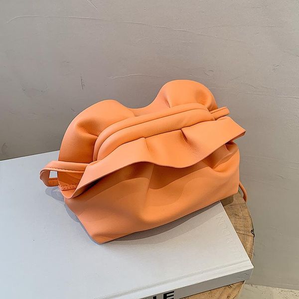 evening bags niche design french female bag wild 2021 -selling messenger cloud shoulder width: 22cm
evening bags niche design french female bag wild 2021 -selling messenger cloud shoulder width: 22cm