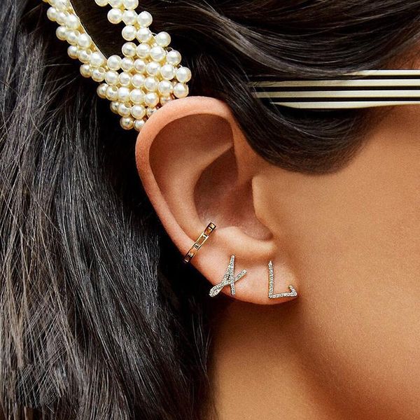 budrovky new crystal lettered ear stud fashion for women unusual ear stud femaledio chan contact, Silver
budrovky new crystal lettered ear stud fashion for women unusual ear stud femaledio chan contact, Silver