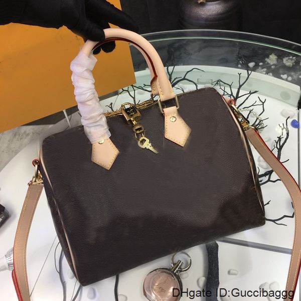 classic fashion genuine leather designer messenger bag lady satchel shoulderbag handbag for women presbyopic dick0750,d066
classic fashion genuine leather designer messenger bag lady satchel shoulderbag handbag for women presbyopic dick0750,d066