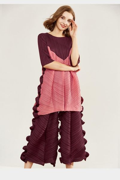 two piece dress selling miyake fold half sleeve o-neck kelp shape long t-shir + ankle-legth pants patchwork suit in stock, White
two piece dress selling miyake fold half sleeve o-neck kelp shape long t-shir + ankle-legth pants patchwork suit in stock, White
