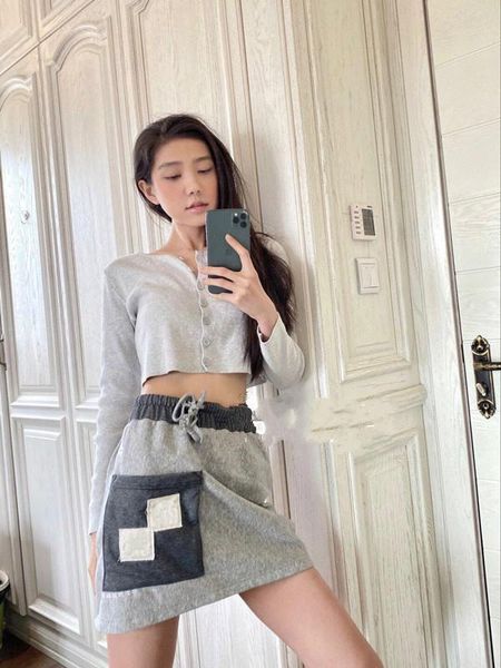 2021 summer ladies skirt white sides swearpants high elastic waist short skirts women joggers fitness skirt with pockets 812, Black
2021 summer ladies skirt white sides swearpants high elastic waist short skirts women joggers fitness skirt with pockets 812, Black