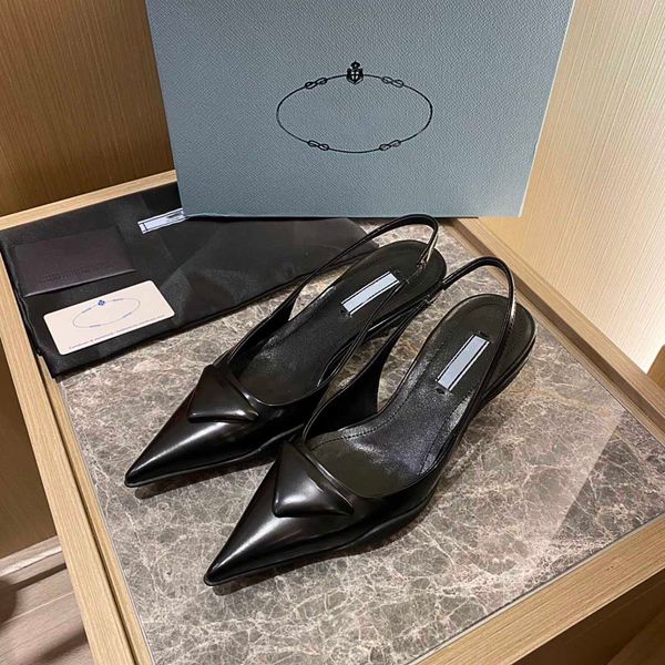 2021 women fashion summer shoes slipper sandals women genuine cowhide leather shoes with box heels slippers size 35-40, Black
2021 women fashion summer shoes slipper sandals women genuine cowhide leather shoes with box heels slippers size 35-40, Black