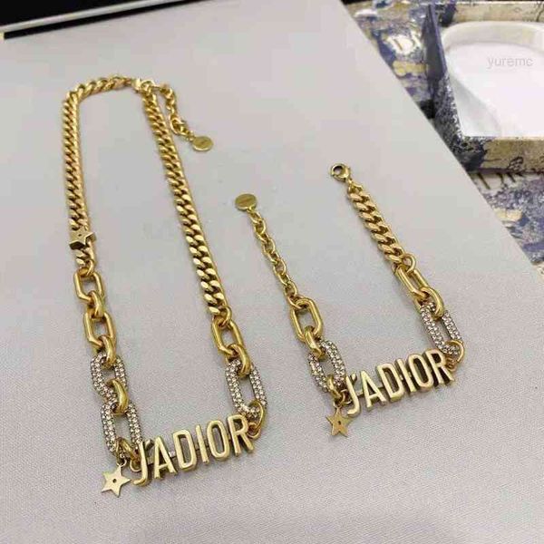 luxury designer fashion necklace d home / dijia 2021 diamond letter suit women's trend personality clavicle chain, Red;brown
luxury designer fashion necklace d home / dijia 2021 diamond letter suit women's trend personality clavicle chain, Red;brown