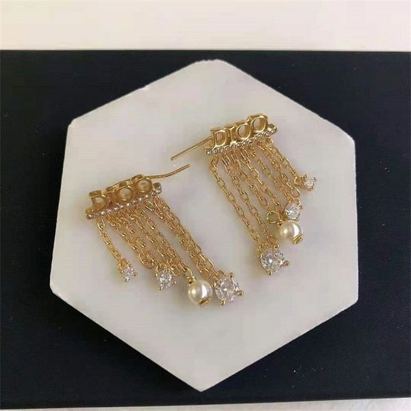 designer jewelry letter chain pearl ear clip 2021 fashion brass earrings 925 silver needles 1t1g, Golden
designer jewelry letter chain pearl ear clip 2021 fashion brass earrings 925 silver needles 1t1g, Golden