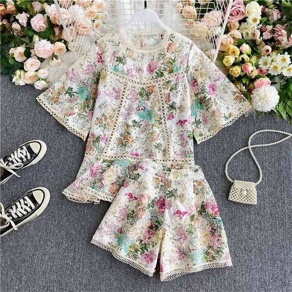 summer arrival women loose floral hollow out shirt high waist shorts vintage ladies two piece sets 210430, White
summer arrival women loose floral hollow out shirt high waist shorts vintage ladies two piece sets 210430, White