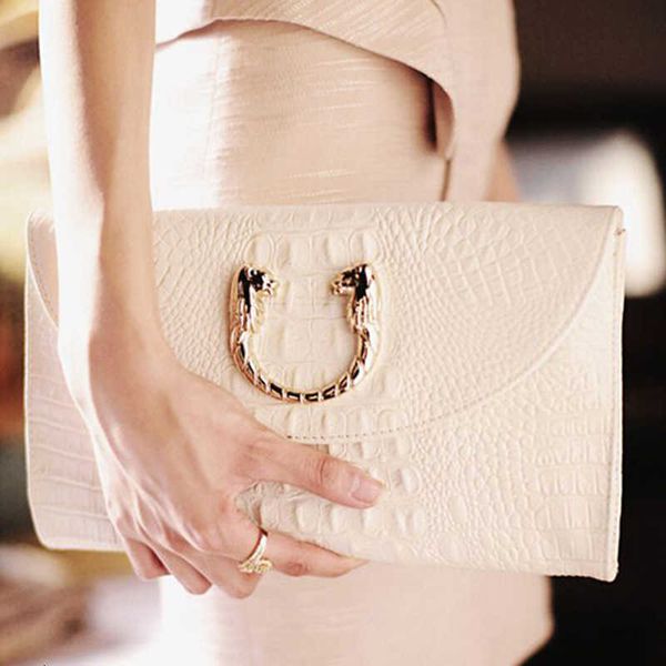 2021 leather spring alligator hand women's chain bag one shoulder slant across dinner bag
2021 leather spring alligator hand women's chain bag one shoulder slant across dinner bag