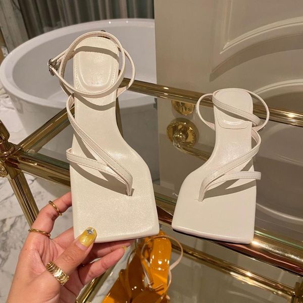 summer clip toe solid narrow band slingback women sandals thin med heels shoes square buckle femmes sandalias2021, Black
summer clip toe solid narrow band slingback women sandals thin med heels shoes square buckle femmes sandalias2021, Black