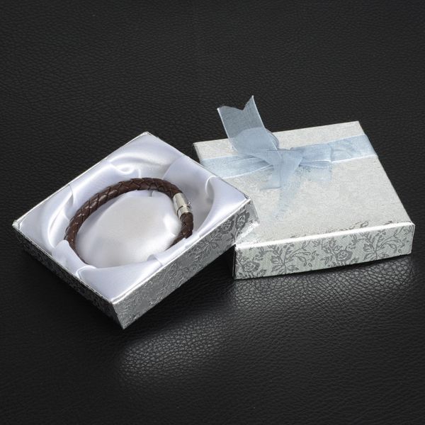 18pcs/lot 9*9cm silver square bow bracelet bangle wristwatch jewelry gift box paper boxes with ribbon favor box packaging, Black;white
18pcs/lot 9*9cm silver square bow bracelet bangle wristwatch jewelry gift box paper boxes with ribbon favor box packaging, Black;white
