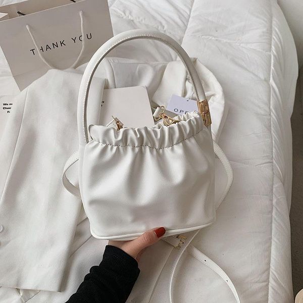 european and american high-quality ladies handbags 2021 fashion net red portable bucket bag korean messenger cross body
european and american high-quality ladies handbags 2021 fashion net red portable bucket bag korean messenger cross body