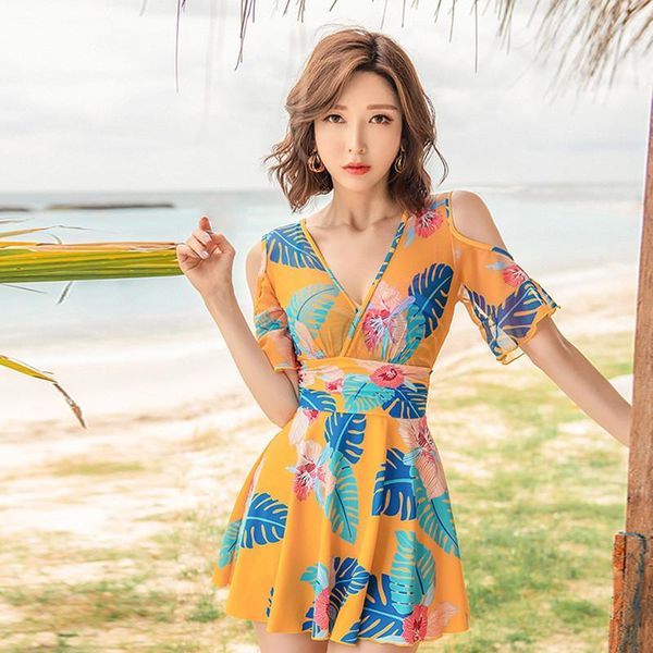 skirt style swimsuit flounced swimwear women summer beachwear push up bathing suits v-neck slim swim wear xxl one-piece
skirt style swimsuit flounced swimwear women summer beachwear push up bathing suits v-neck slim swim wear xxl one-piece
