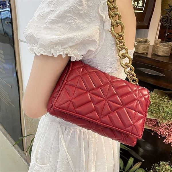 thick chain branded women's shoulder bags designer quilted purses and handbag women clutch ladies hand bag 211026
thick chain branded women's shoulder bags designer quilted purses and handbag women clutch ladies hand bag 211026