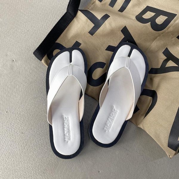 sandals 2021 summer flat bottom flip-flops female simple indoor and outdoor casual solid color roman style slippers, Black
sandals 2021 summer flat bottom flip-flops female simple indoor and outdoor casual solid color roman style slippers, Black
