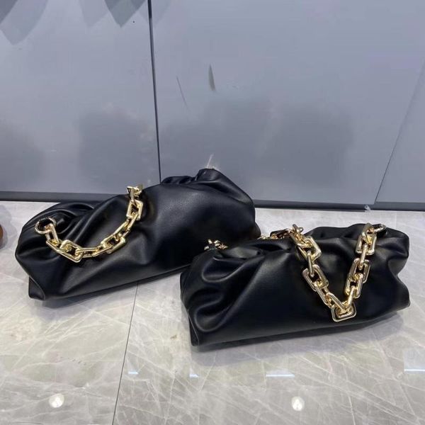 lady 2021 underarm design women dumpling handbag leather daily chian messenger genuine totes bag small mini cloud luxury tmvmb
lady 2021 underarm design women dumpling handbag leather daily chian messenger genuine totes bag small mini cloud luxury tmvmb