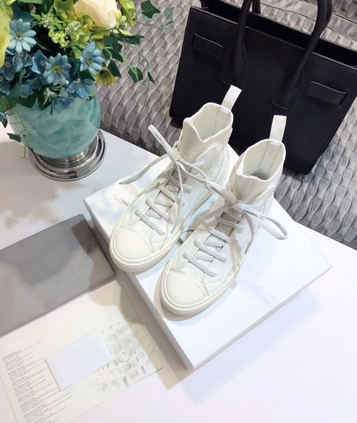 g bag triple-s platform shoes mens sneaker beige black rainbow yellow navy light purple gym red blue grey green clear sole casual trainers
g bag triple-s platform shoes mens sneaker beige black rainbow yellow navy light purple gym red blue grey green clear sole casual trainers