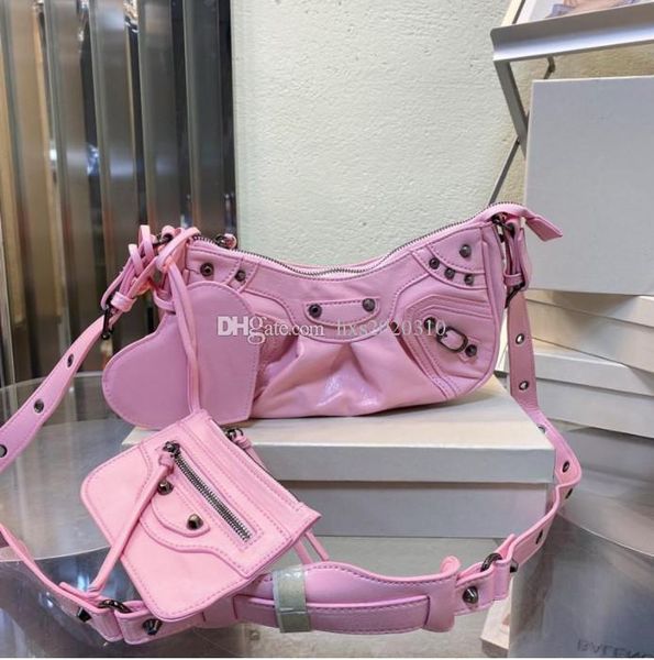 women rivet hobos shoulder bags designer baguettes motorcycle crossbody bag fashion lady purses small totes with heart tag card hoder 6y6y6y
women rivet hobos shoulder bags designer baguettes motorcycle crossbody bag fashion lady purses small totes with heart tag card hoder 6y6y6y