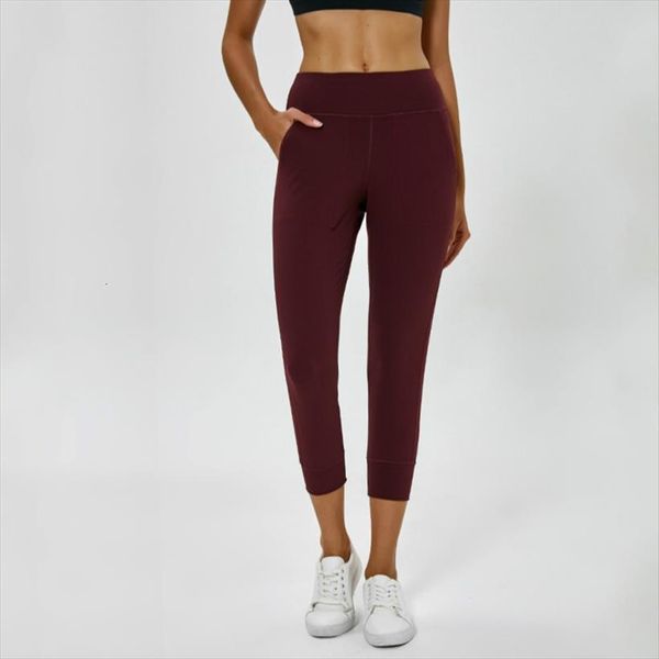 nwt loose running jogger thin womens capri styles training breathe fabric with two side pockets, Black;white
nwt loose running jogger thin womens capri styles training breathe fabric with two side pockets, Black;white