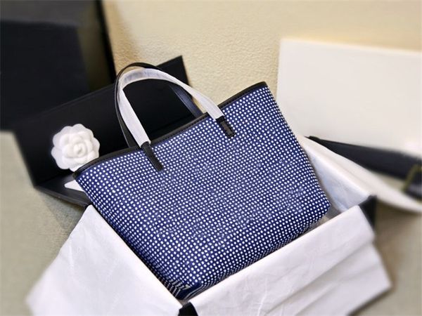 chain crossbody bag 2022 fashion leather women's designer handbag chain shoulder black bag
chain crossbody bag 2022 fashion leather women's designer handbag chain shoulder black bag