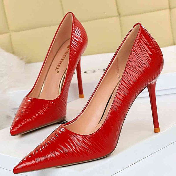 dress shoes bigtree sapatos femininos de couro envernizado, novos grife para festa, salto stiletto, tamanho gran 43, tbll, Black
dress shoes bigtree sapatos femininos de couro envernizado, novos grife para festa, salto stiletto, tamanho gran 43, tbll, Black