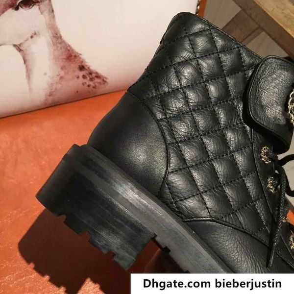 2020 new designer martin shoes, leather designer women's boots, winter luxury martin boots, luxury fashion boots of good quality, Black
2020 new designer martin shoes, leather designer women's boots, winter luxury martin boots, luxury fashion boots of good quality, Black