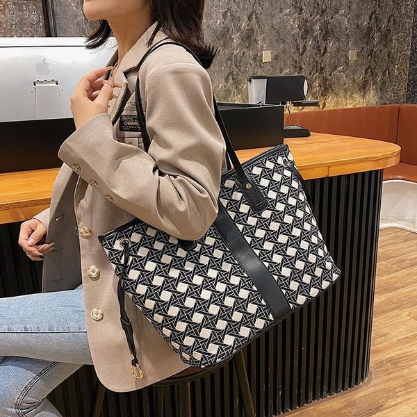 70% off purse large bag women's new fashion canvas one shoulder hand mommy large capacity shopping bag tote
70% off purse large bag women's new fashion canvas one shoulder hand mommy large capacity shopping bag tote