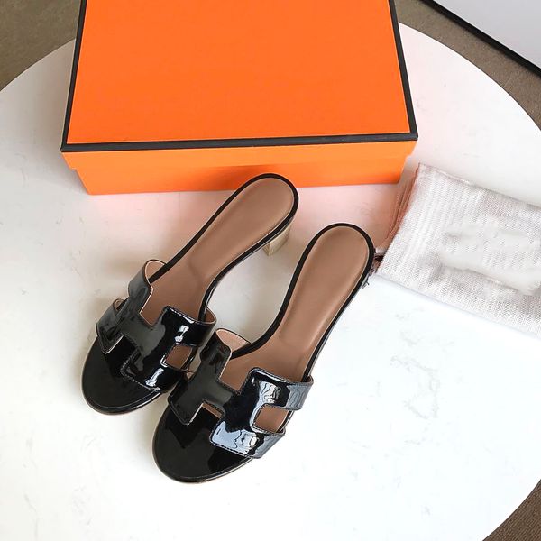 2021ss women slippers fashion trend sandals spring summer girls beach slides designer luxury designer classic pure color lady slippers size, Black
2021ss women slippers fashion trend sandals spring summer girls beach slides designer luxury designer classic pure color lady slippers size, Black