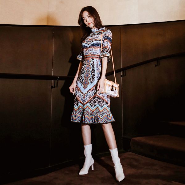 casual dresses zhang zilin star's same spring and summer women's dress ethnic style stand collar medium sleeve printed length, Black;gray
casual dresses zhang zilin star's same spring and summer women's dress ethnic style stand collar medium sleeve printed length, Black;gray