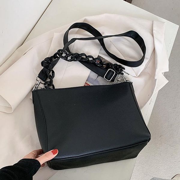 evening bags chain design women shoulder large capacity ladies handbags brand armpit bag 2021 big totes lady messenger
evening bags chain design women shoulder large capacity ladies handbags brand armpit bag 2021 big totes lady messenger