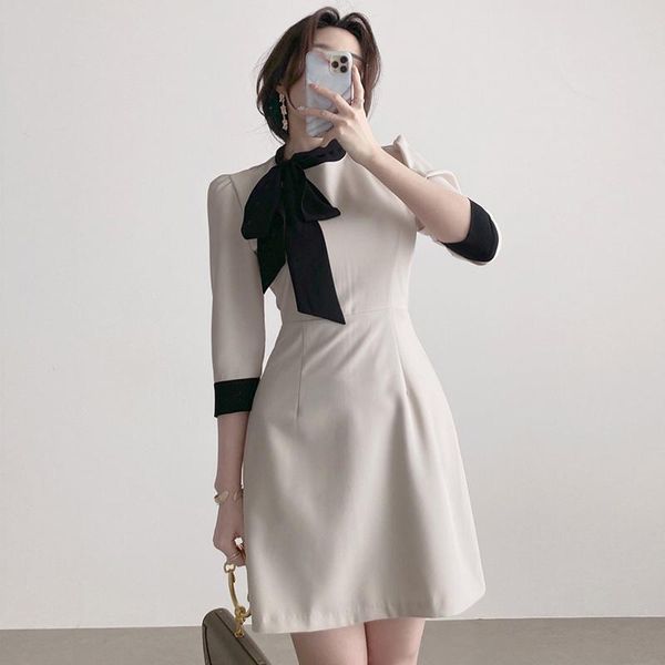 casual dresses elegant bowknot stand neck women dress korean puff sleeve vestidos femme slim 2021 spring a2061, Black;gray
casual dresses elegant bowknot stand neck women dress korean puff sleeve vestidos femme slim 2021 spring a2061, Black;gray