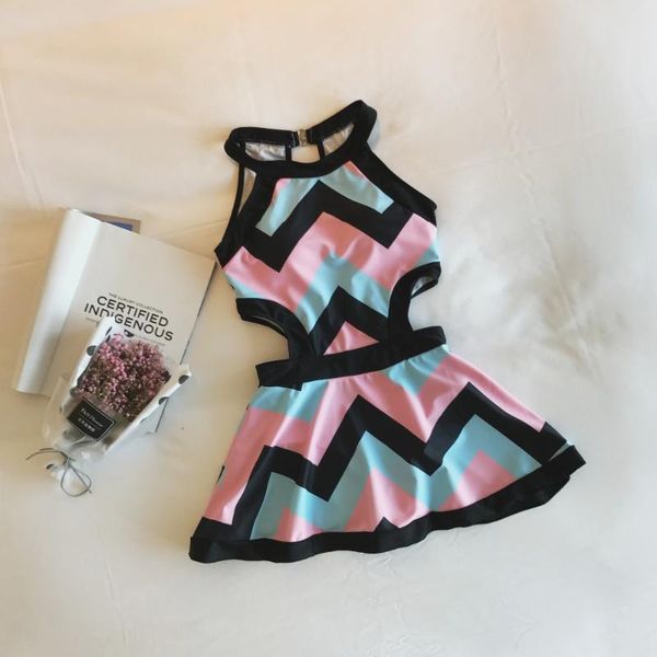 one-piece suits een stukken rok onregelmatige gestreepte badmode vrouwen badpak braziliaanse stijl gedrukt retro classic beugel
one-piece suits een stukken rok onregelmatige gestreepte badmode vrouwen badpak braziliaanse stijl gedrukt retro classic beugel