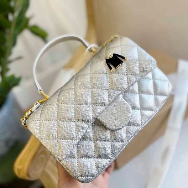 2022casual women designer shoulder bags premium cowhide versatile handbags luxury pattern pendant chain ladies crossbody bag hol
2022casual women designer shoulder bags premium cowhide versatile handbags luxury pattern pendant chain ladies crossbody bag hol