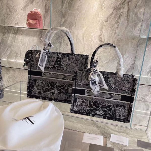 luxury handbags and storage designer bags 2021 new canvas women's portable splicing embroidered shopping versatile trend
luxury handbags and storage designer bags 2021 new canvas women's portable splicing embroidered shopping versatile trend