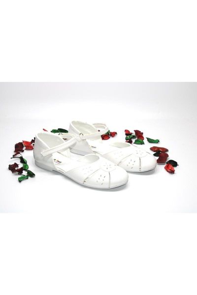 sandals girl child fronting off sides clear strappy white japanned leather daily-evening, Black
sandals girl child fronting off sides clear strappy white japanned leather daily-evening, Black