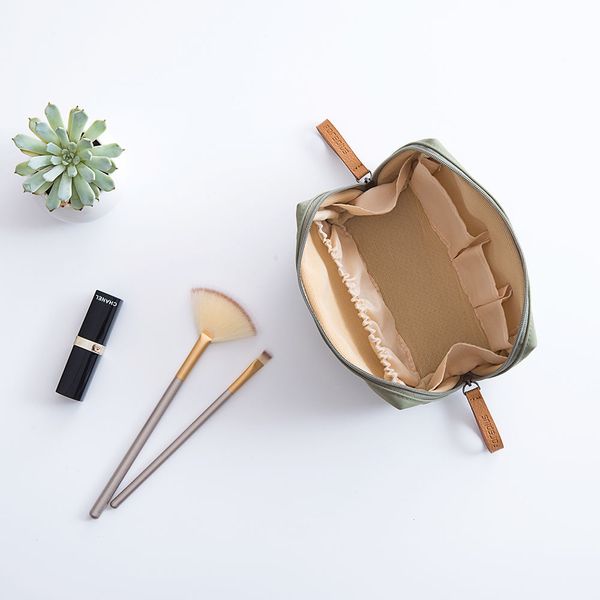 Cosmetic Bag Korean Style ins Hot Simple Lovely Clutch Perfume Bottle Case Small Capacity Storage Bags for Women Fashion Wallets, #2
Cosmetic Bag Korean Style ins Hot Simple Lovely Clutch Perfume Bottle Case Small Capacity Storage Bags for Women Fashion Wallets, #2