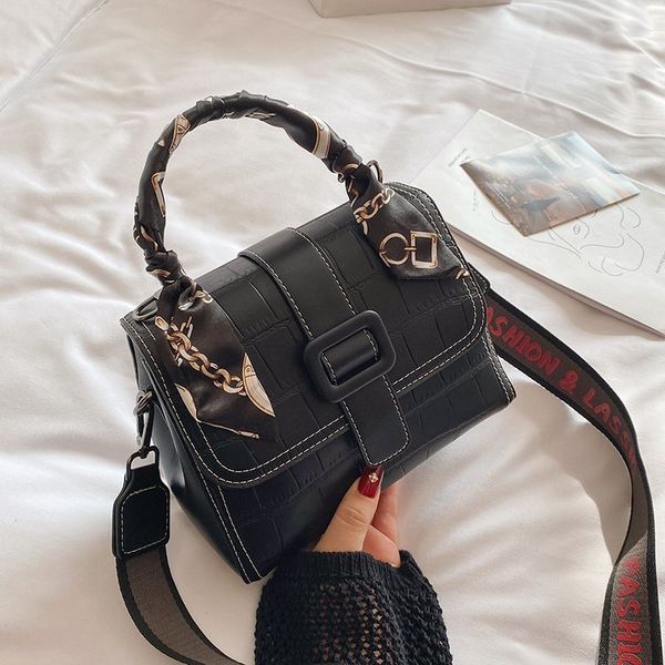 womens shoulder bag fashion 2021 new style built-in zipper compartment wide shoulder strap soft pu leather business party bag
womens shoulder bag fashion 2021 new style built-in zipper compartment wide shoulder strap soft pu leather business party bag