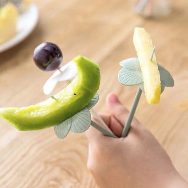 10pcs creative flower shape picks decorative fruit forks tableware party supplies (random color)
10pcs creative flower shape picks decorative fruit forks tableware party supplies (random color)