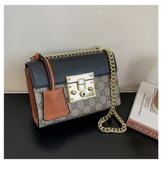 design s urban high sense autumn new fashion chain small square printed portable single shoulder diagonal women's bag
design s urban high sense autumn new fashion chain small square printed portable single shoulder diagonal women's bag